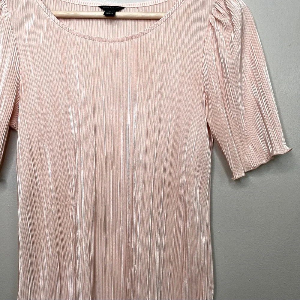 Vintage ANN TAYLOR Blush Peach Pink Crinkle Shimmering Pleated Top Blouse - Picture 8 of 8